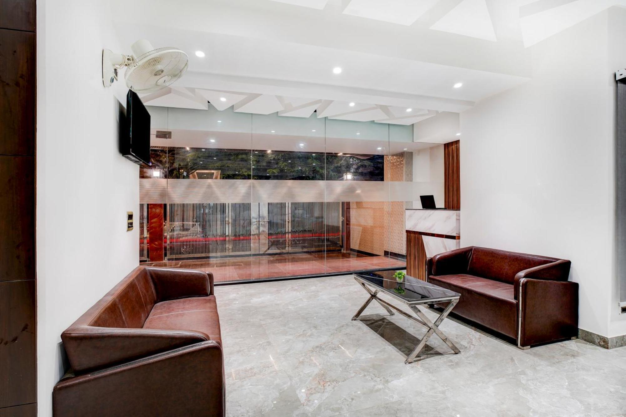 Treebo Corporate Inn Νόιντα Εξωτερικό φωτογραφία